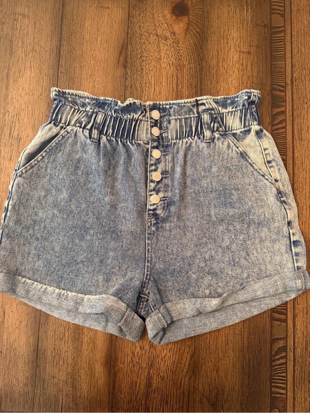 Denim Blvd Women’s Large High Rise Light Blue Acid Wash Denim Shorts Paperbag